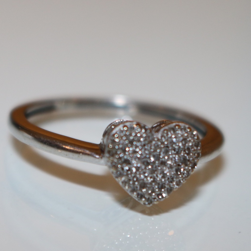 Heart Diamond ring - Picture 2 of 2